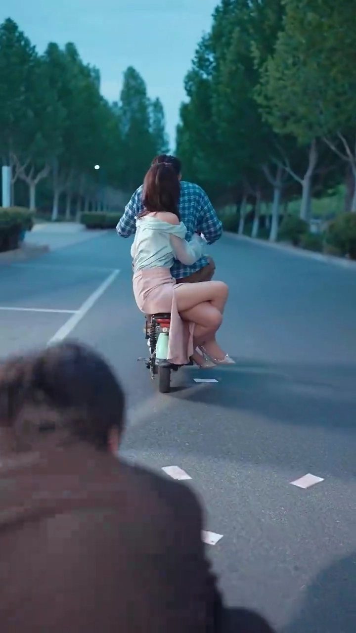 [Versão Dublada] Amor Alugado: O Bilionário EscondidoFoto