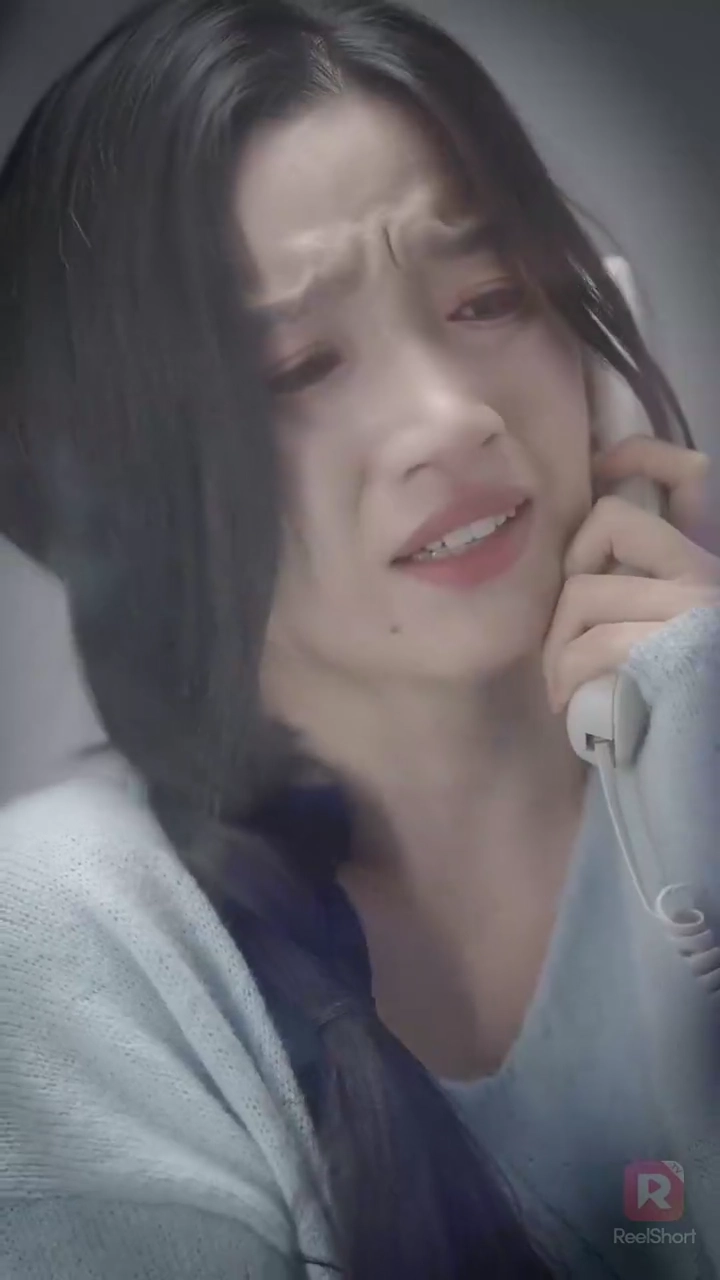 Chore aos Prantos ao Lado do Meu TúmuloFoto