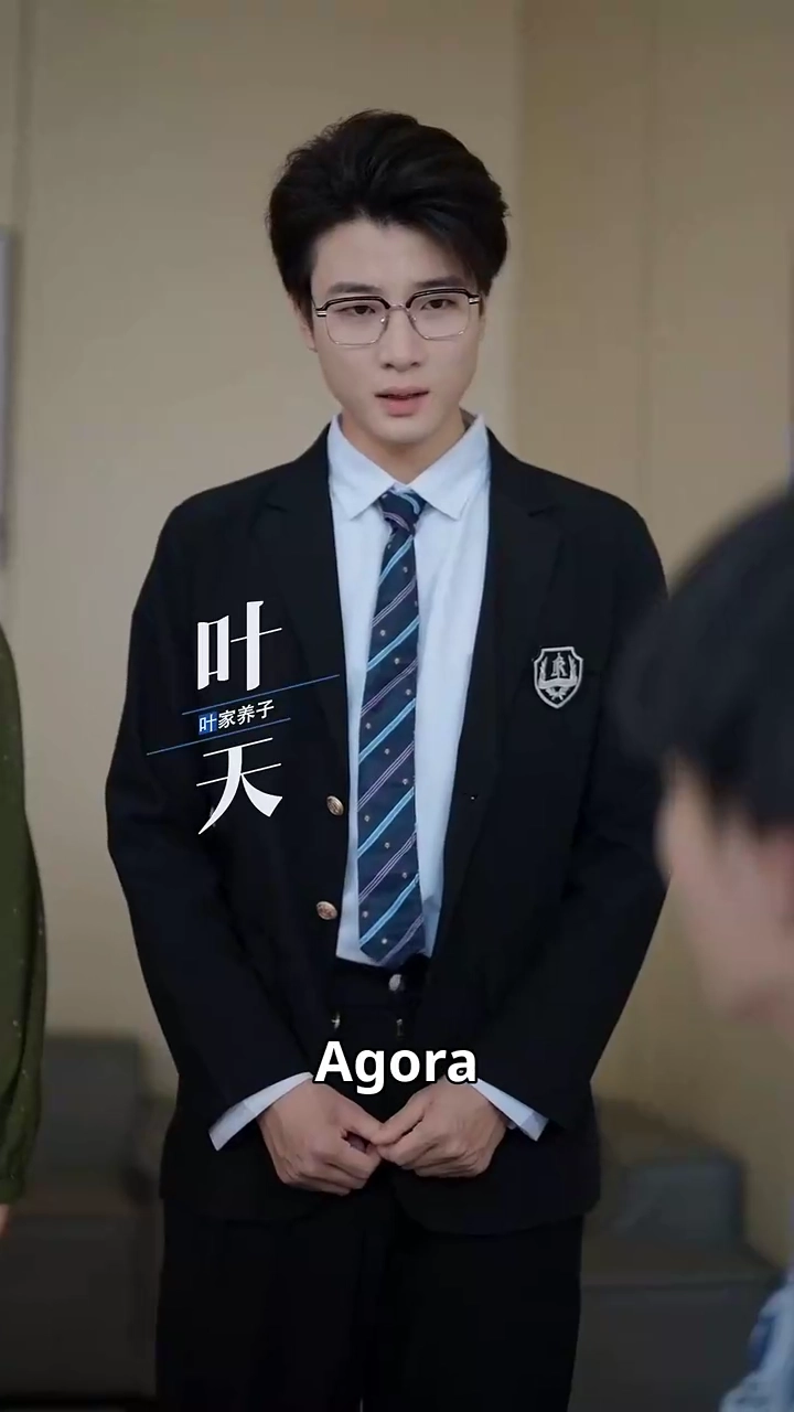 [Versão Dublada] Renascido: O Chefe VoltaFoto