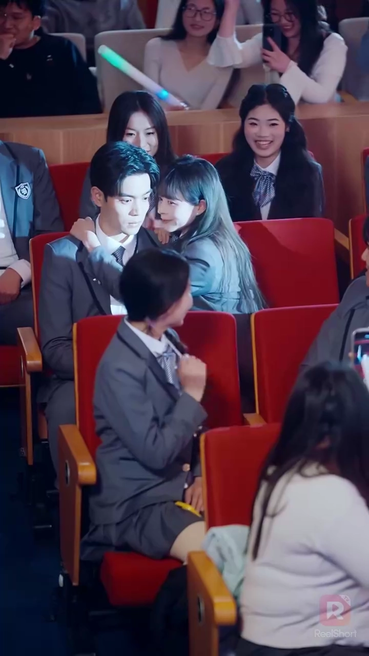 Amor em Silêncio, Vingança em EcoFoto