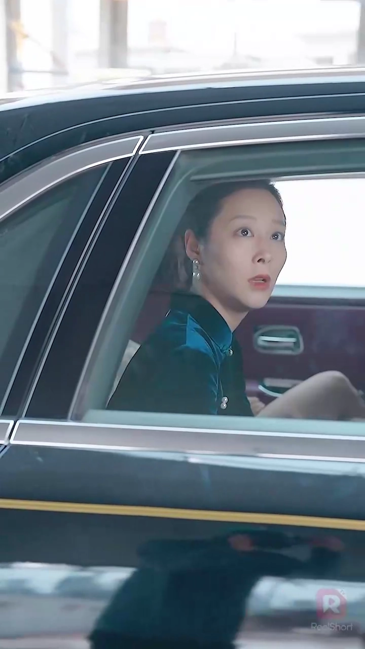 O Preço da Traição: Meu Pai Adotivo É Presidente Desaparecido?Foto