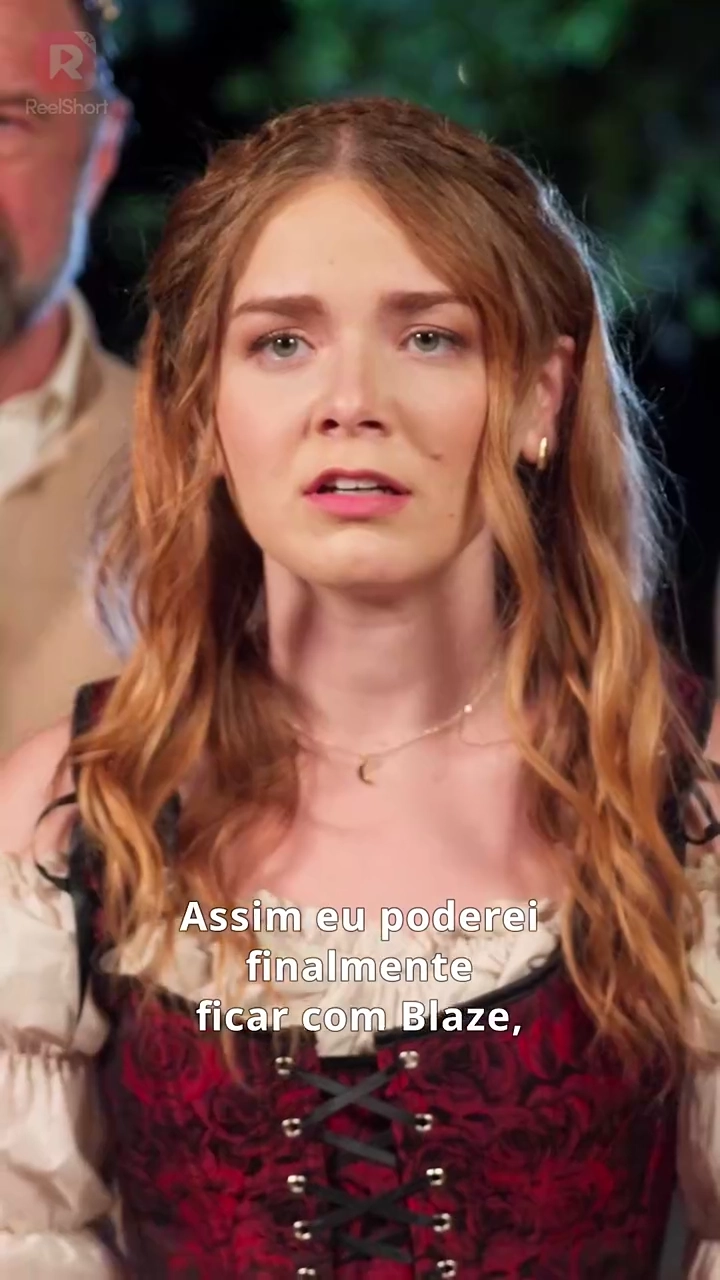 Rainha Alfa Traída Ressurge das CinzasFoto