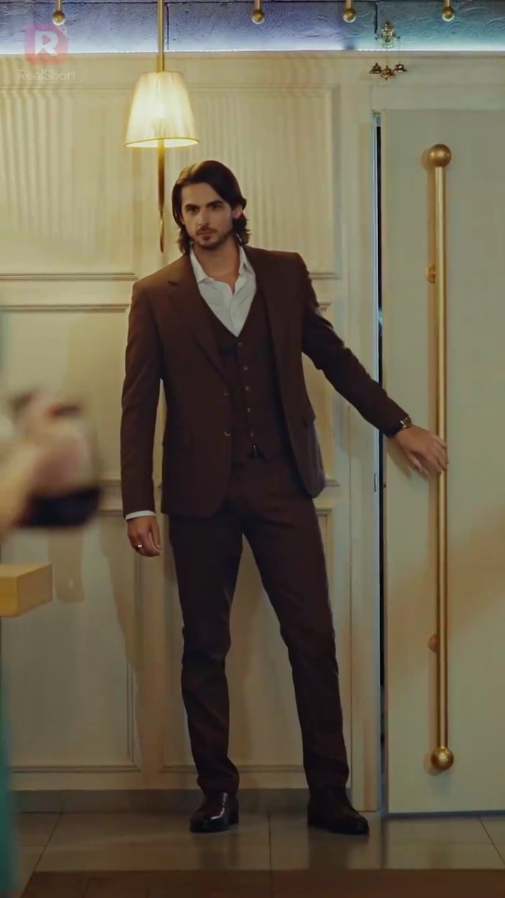 Desejada por Dois: o Vampiro e o CaçadorFoto