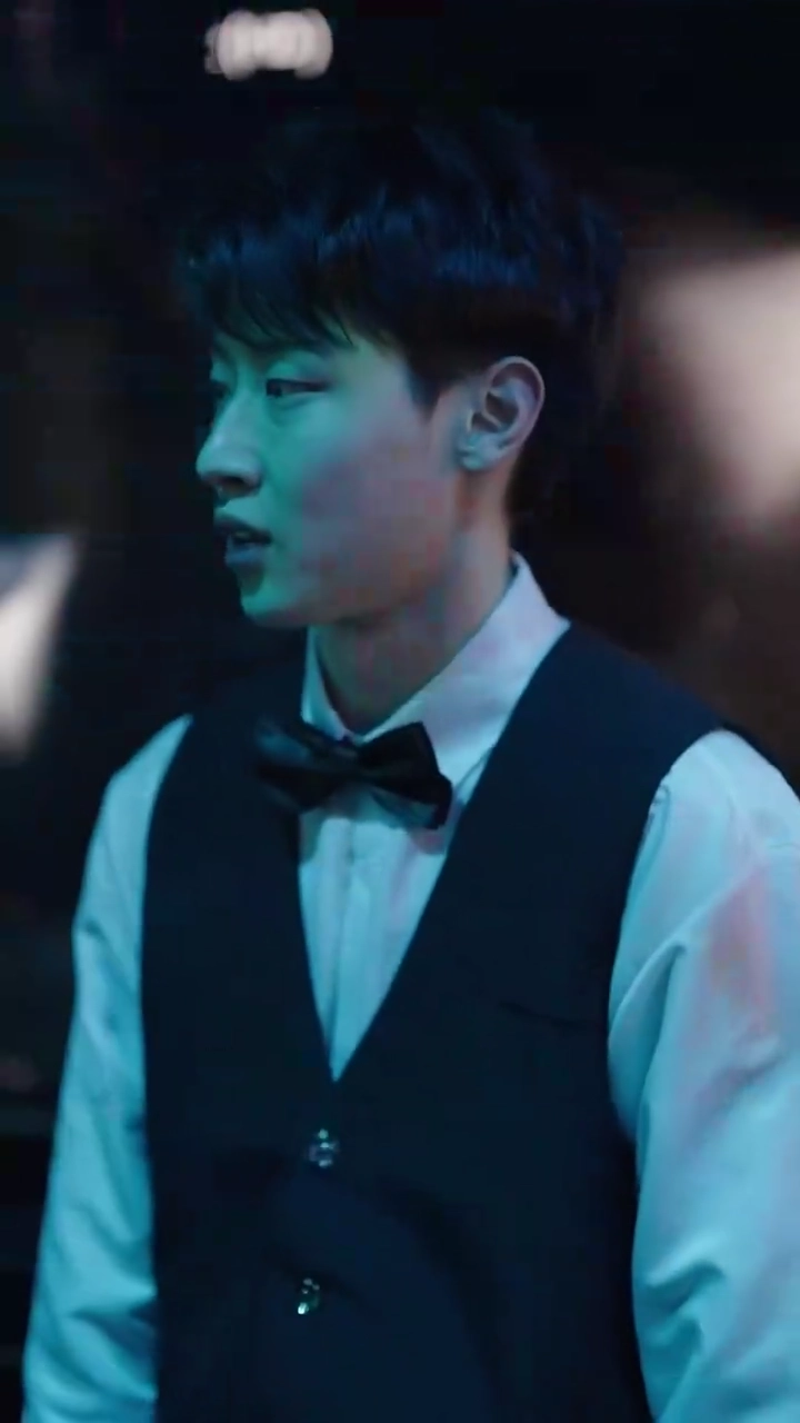 [Versão Dublada] Renascimento, Aliados e Final FelizFoto