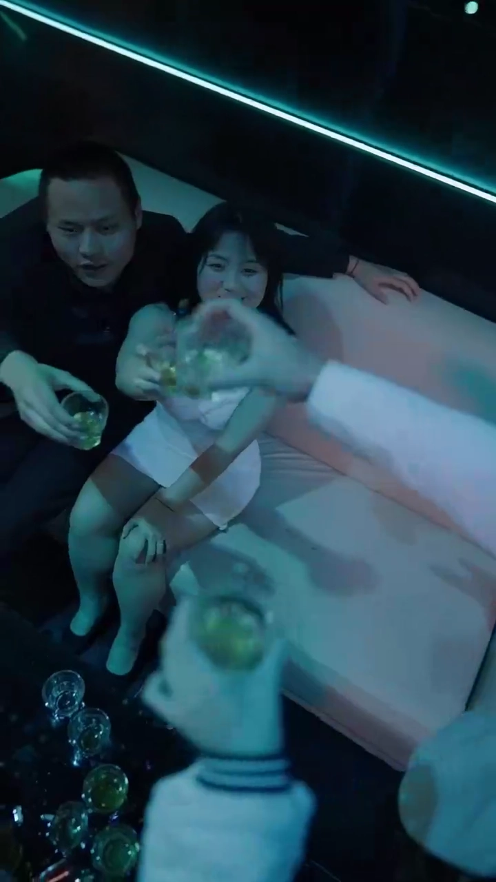 [Versão Dublada] Renascimento, Aliados e Final FelizFoto