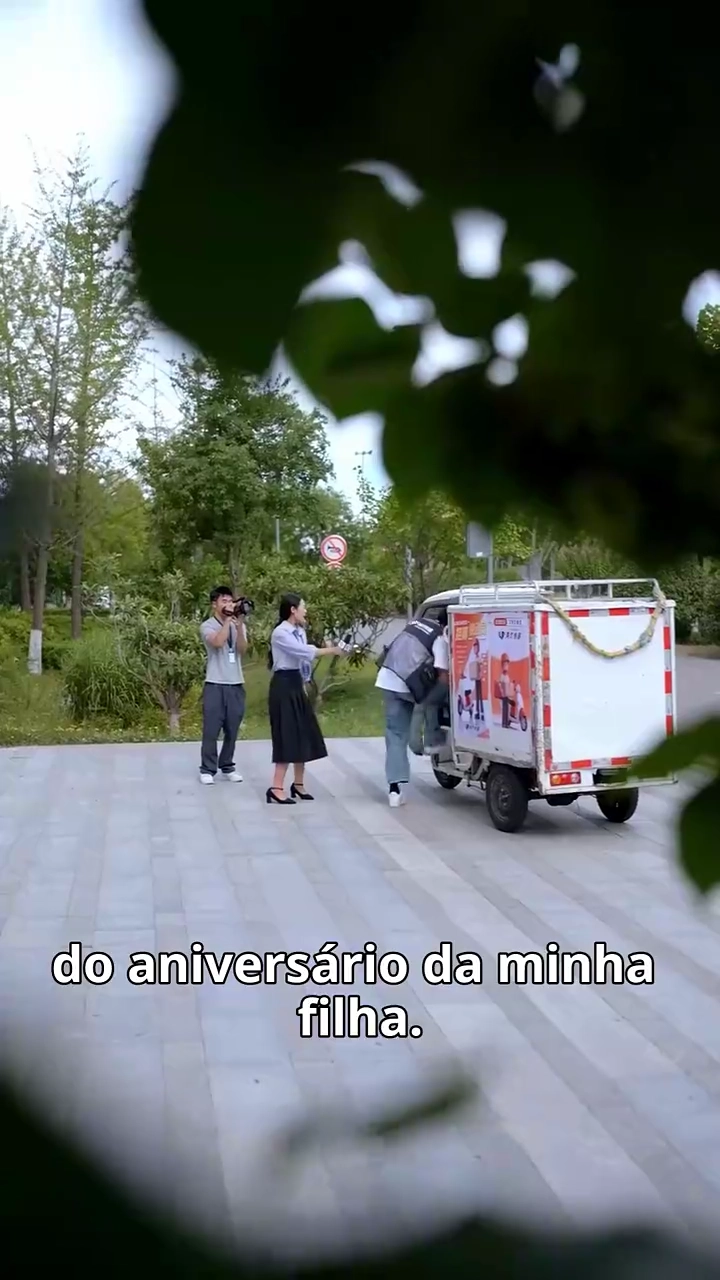 [Versão Dublada] O Legado InvisívelFoto