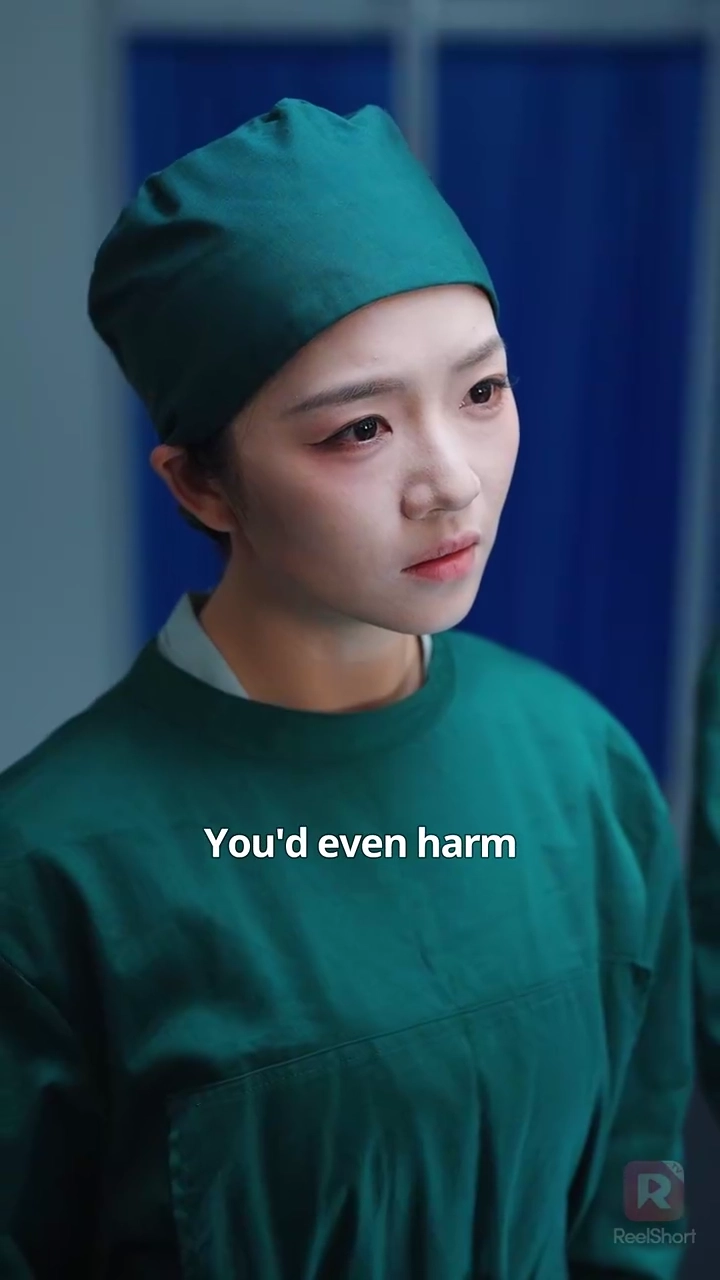 In Love with My Ex's UncleFoto