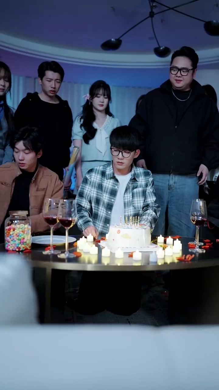 Turmoil do Triângulo AmorosoFoto