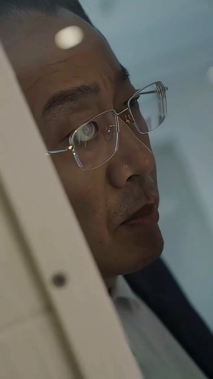 She Speaks In SilencePhoto