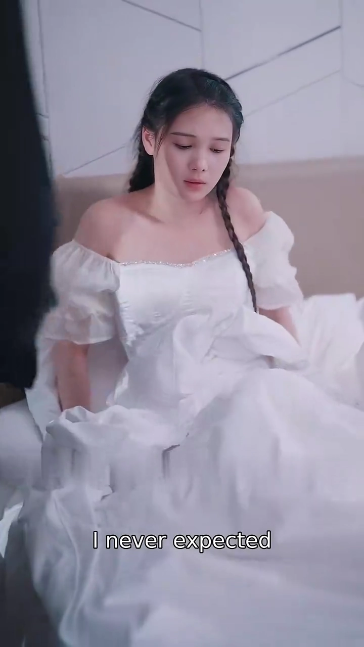 Addicted to Her Divine BeautyPhoto