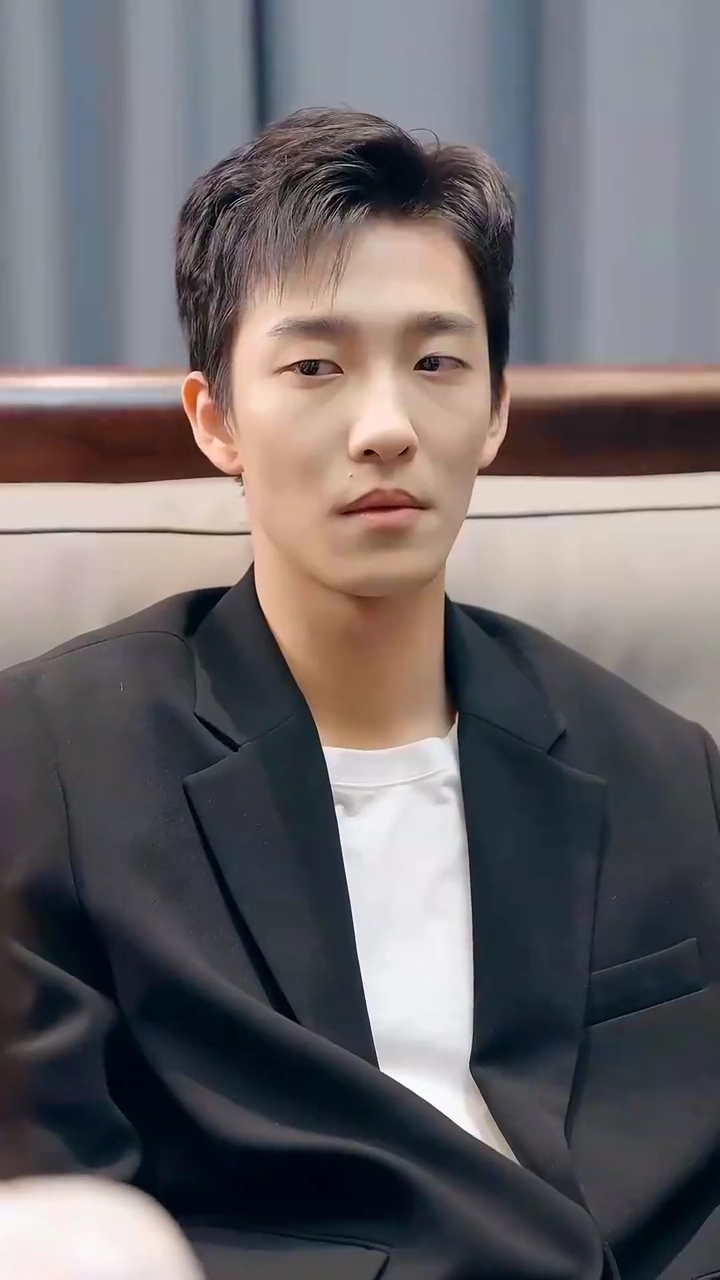 A Sick Man's Secret: The World Loses Value, I Gain WealthPhoto