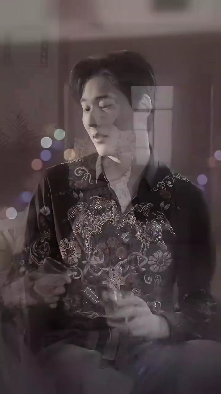 Lucky Housewife: Her Second ChancePhoto