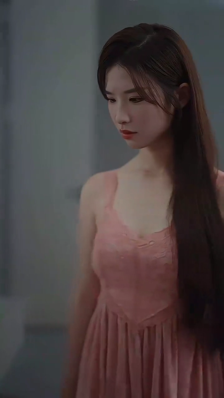 A Scheme To Love HerPhoto