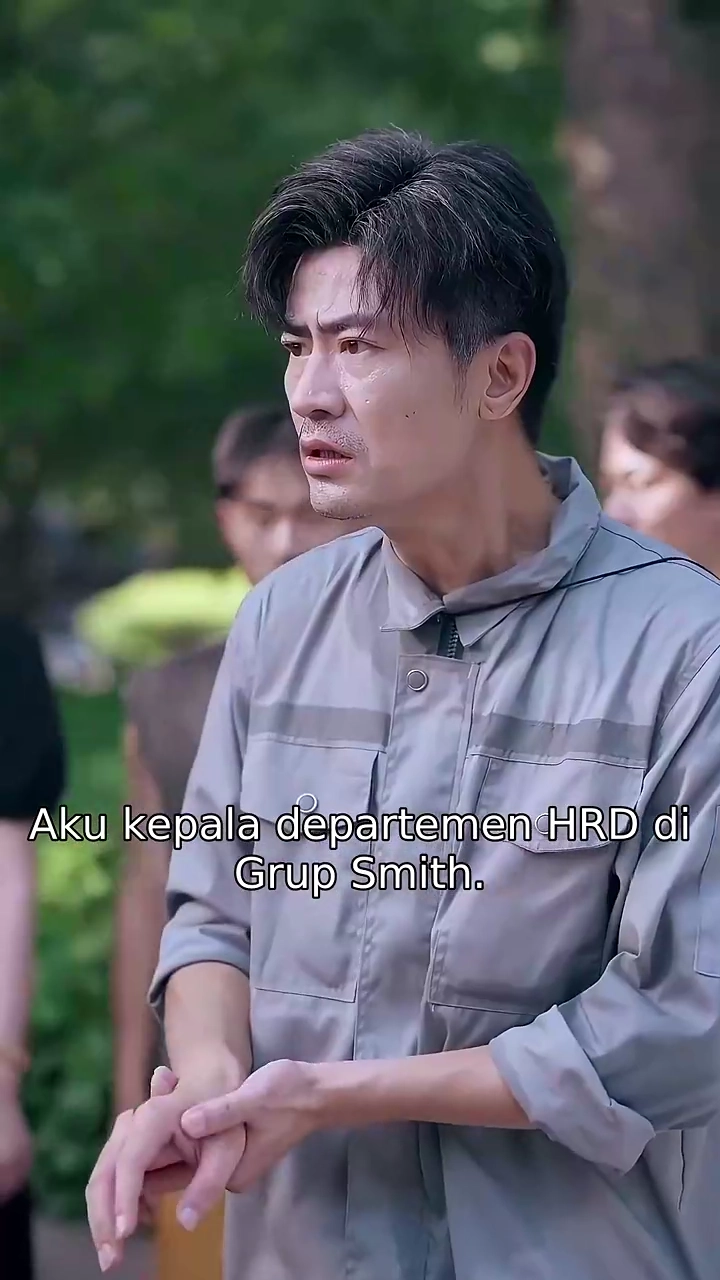 Bos Besar Di Balik Seragamfoto