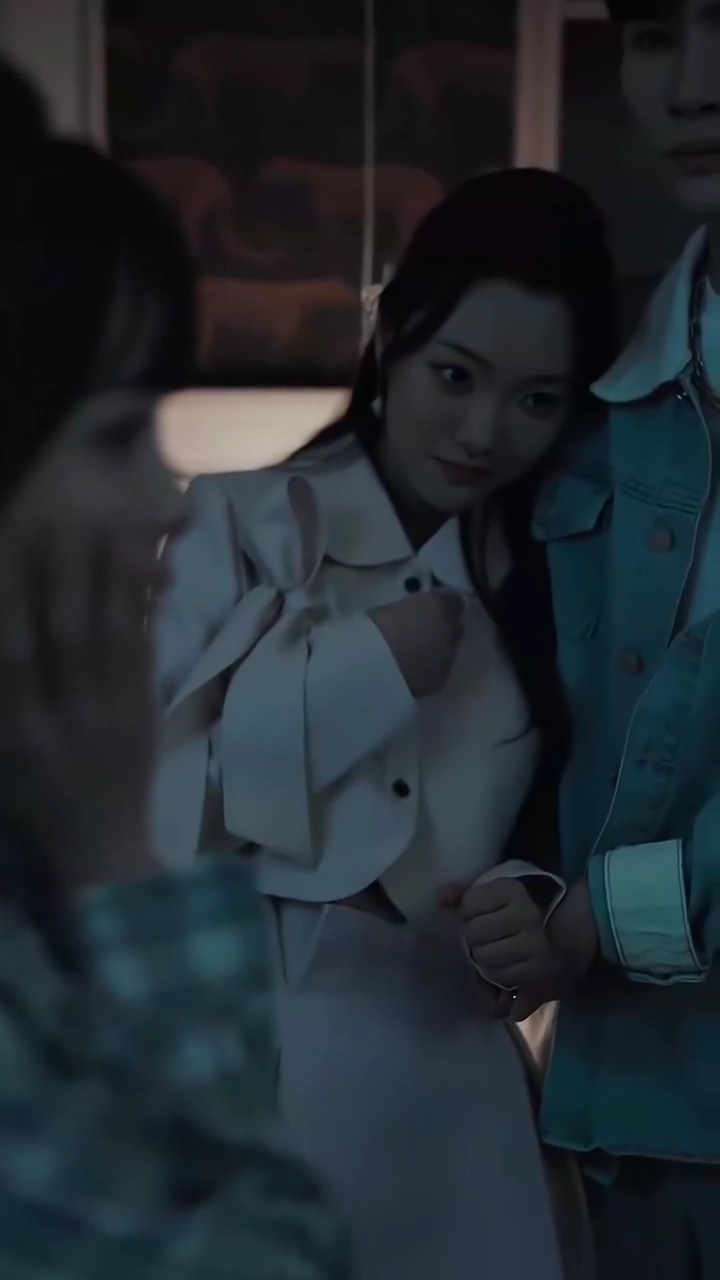 Mata Sang Pemburu Harta Karunfoto