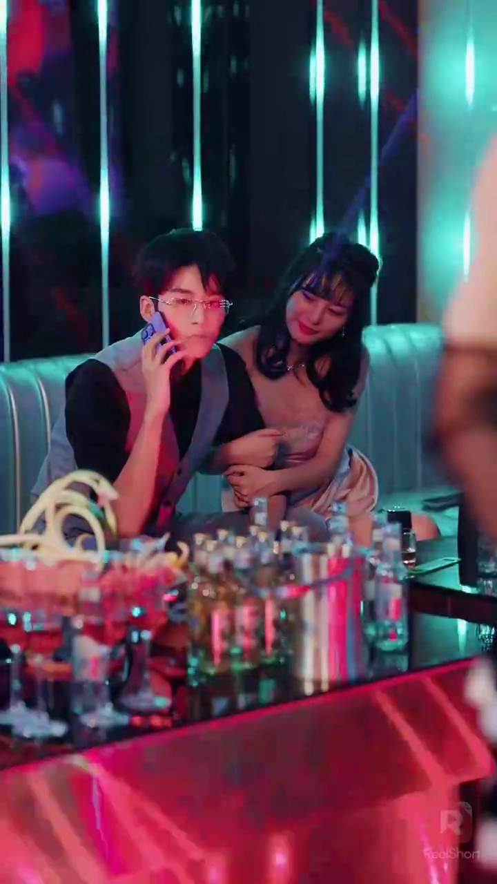 หย่ากันอย่างไม่คาดฝันรูปภาพ