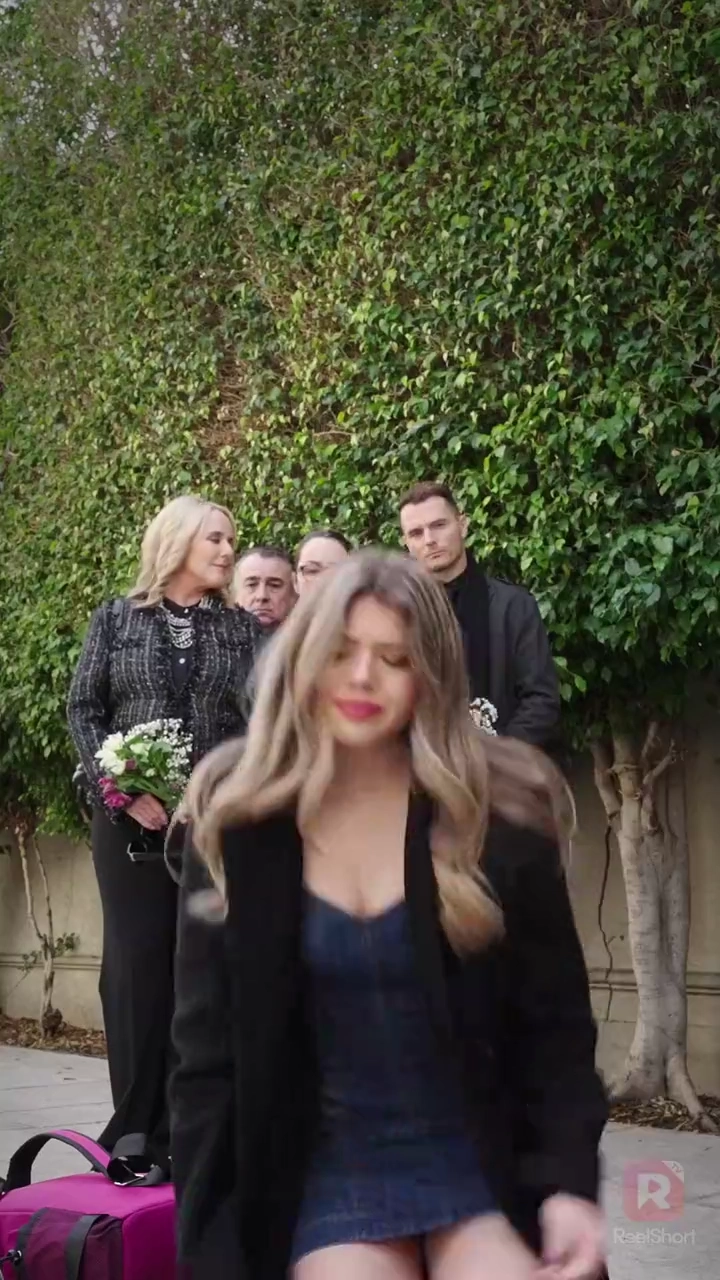 ระวังให้ดี! นางเอกผู้ร้ายสมองเทพรูปภาพ