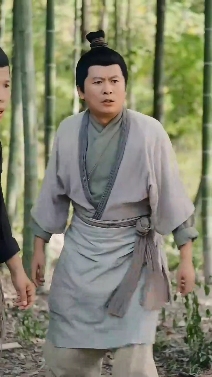 Desejo Proibido: A Ascensão ao TronoFoto