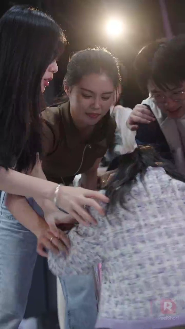 พันธนาการแห่งรักรูปภาพ