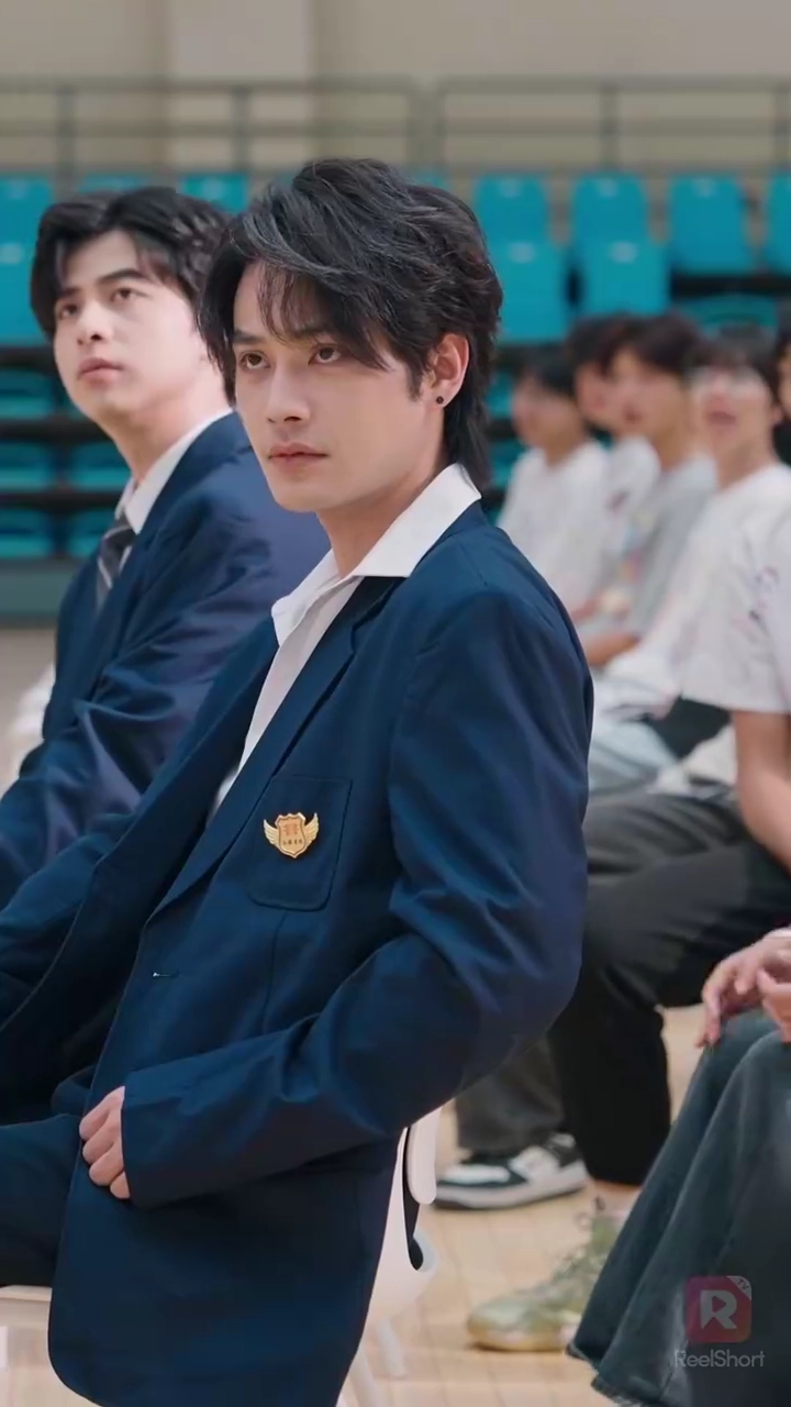 สองชีวิตในวิทยาลัยยอดฝีมือรูปภาพ