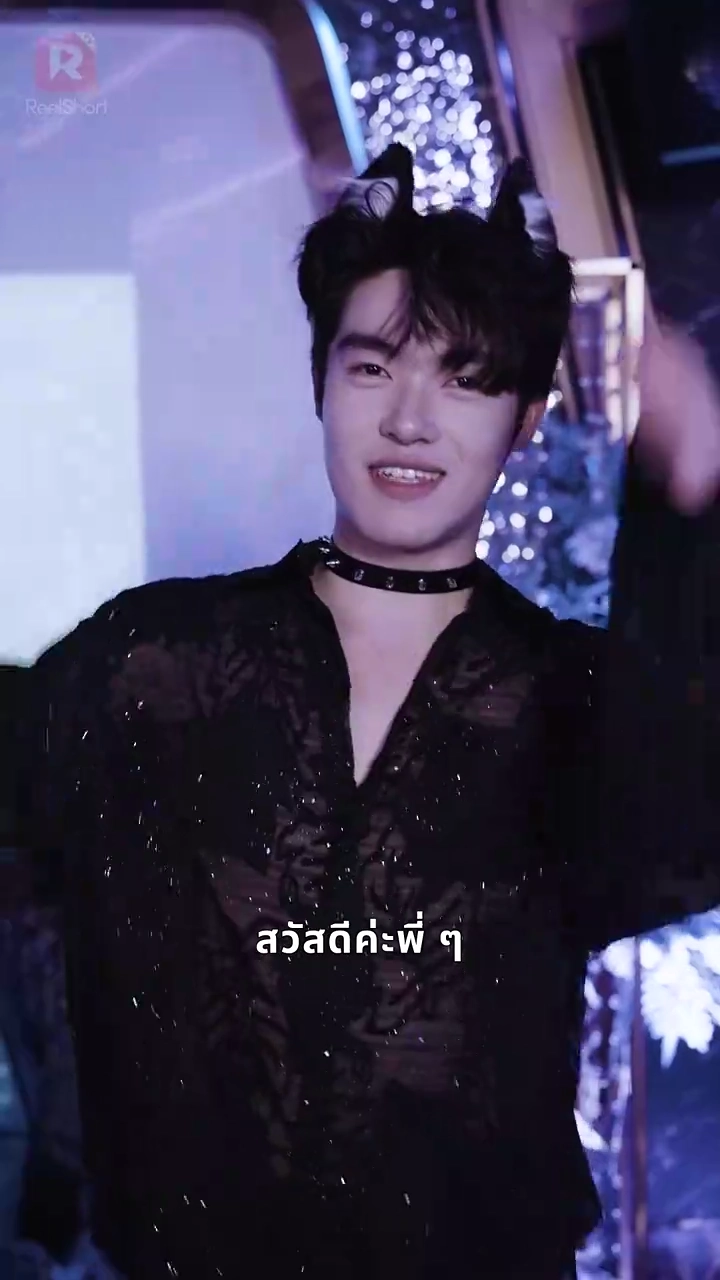 สาวใหญ่กับหมาน้อยรูปภาพ