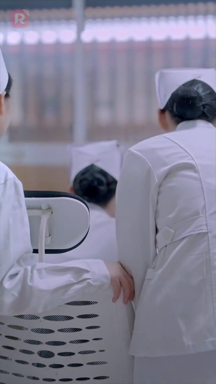 รักเย็นชาหลังความเงียบรูปภาพ