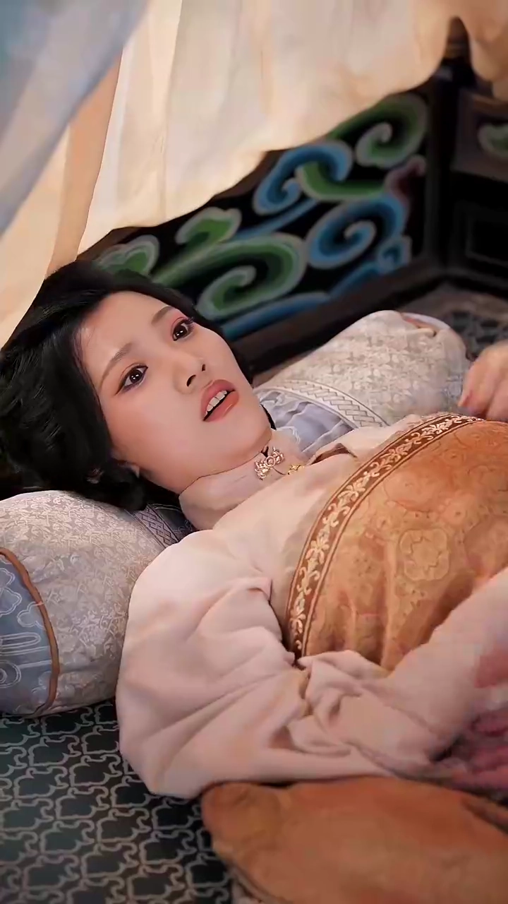 หลังหย่าขาด ชื่อจื่อขอให้มารักรูปภาพ