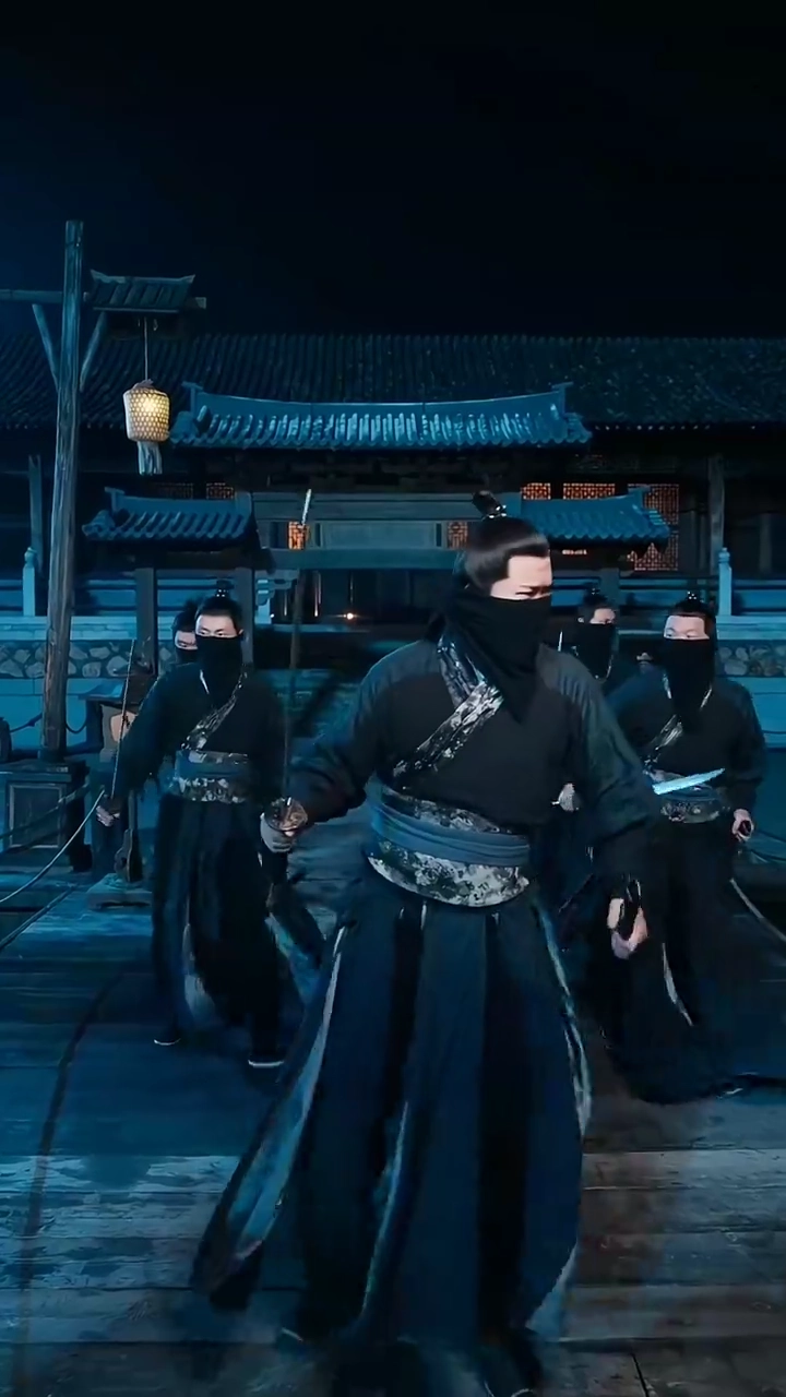 จักรพรรดินีกลายเป็นแม่เลี้ยงรูปภาพ