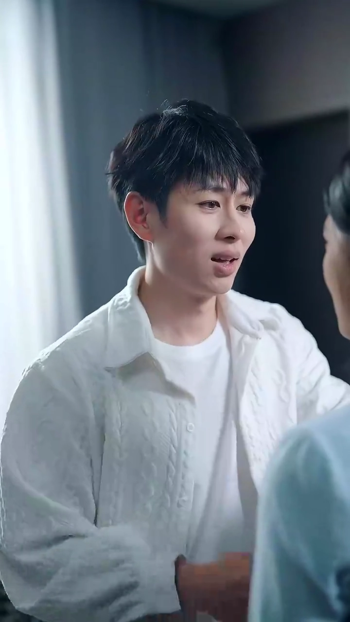 รักผิดคนดั่งวาฬเกยเต้นรูปภาพ