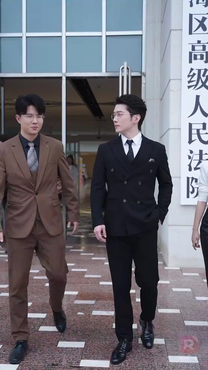 ขอคืนดี? เสียใจด้วย ฉันเจรจางาน ไม่เจรจาใจรูปภาพ