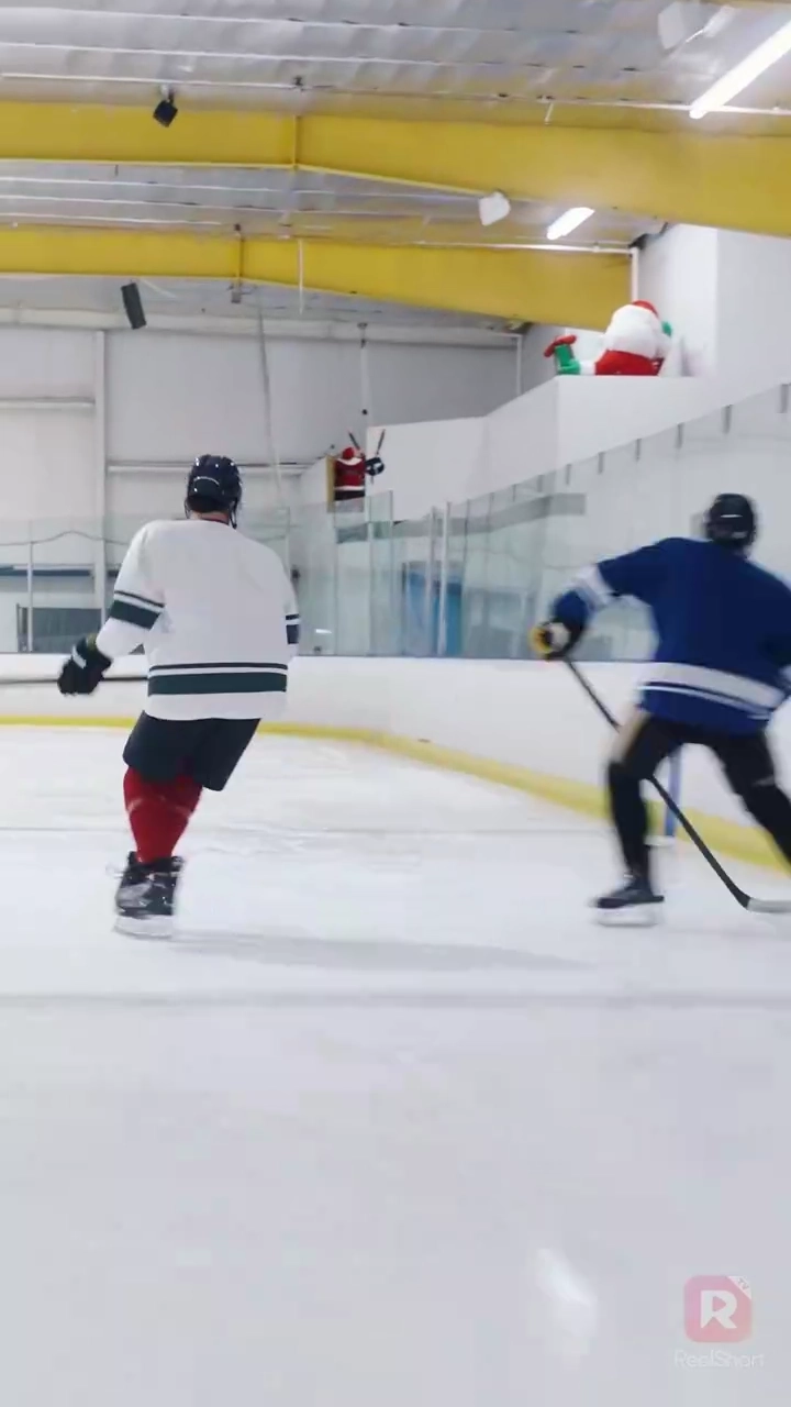 ปริศนารักใต้หมวกกัปตันรูปภาพ