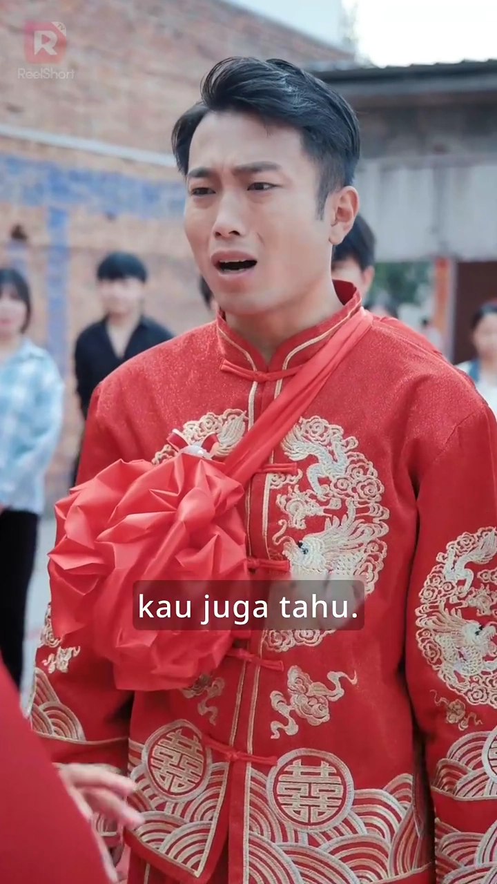 Setelah Ditinggal, Si CEO Cantik Melamarkufoto