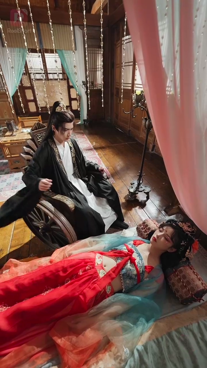 Jenderal, Suami Cacatmu Kaburfoto