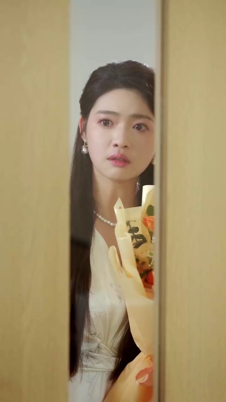 [Versi suara dubbing] Kembali dengan Topengfoto