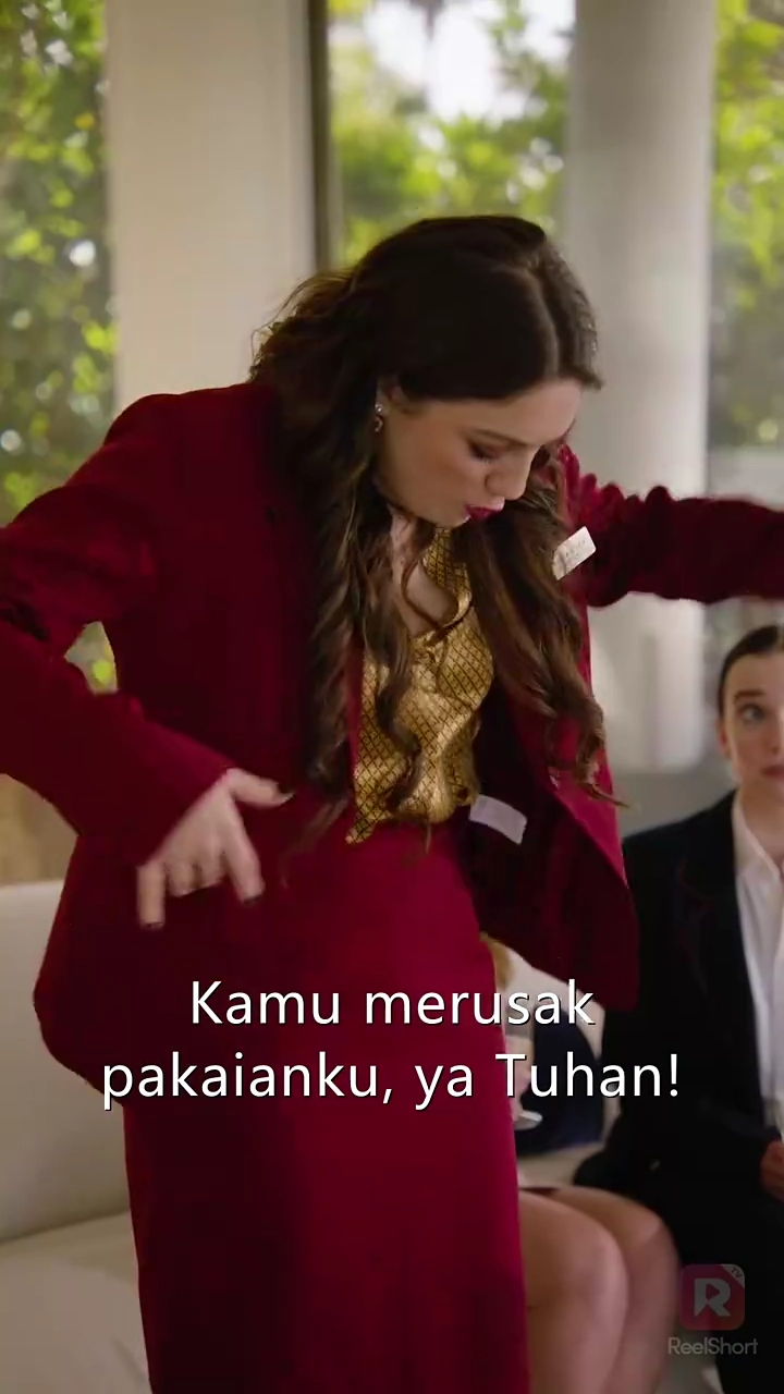 Jangan Ganggu: Bos Wanita Berdisguis!foto