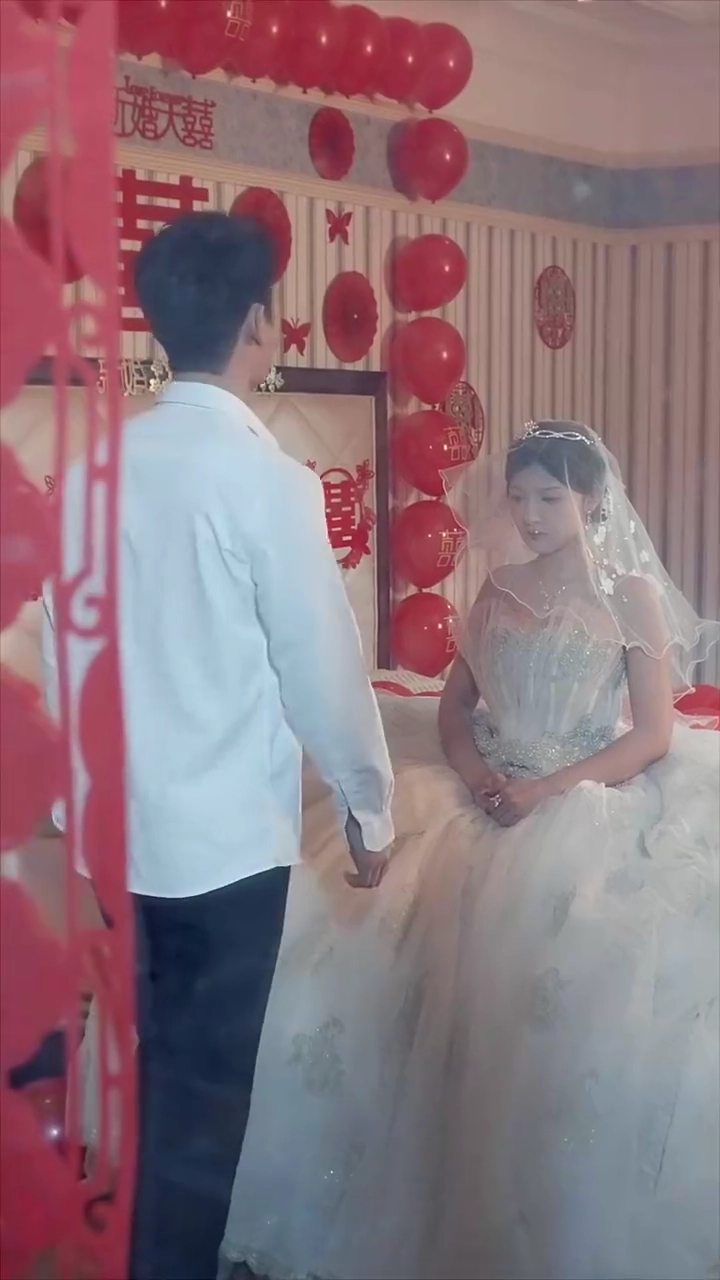 [Versi suara dubbing] Jatuh Cinta Setelah Pernikahanfoto