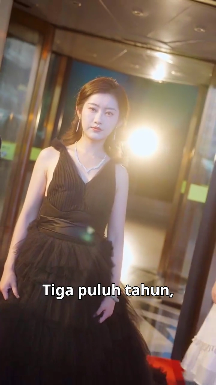 [Versi suara dubbing] Dilahirkan Kembali: Dari Perhiasan ke Matriark yang Kerasfoto