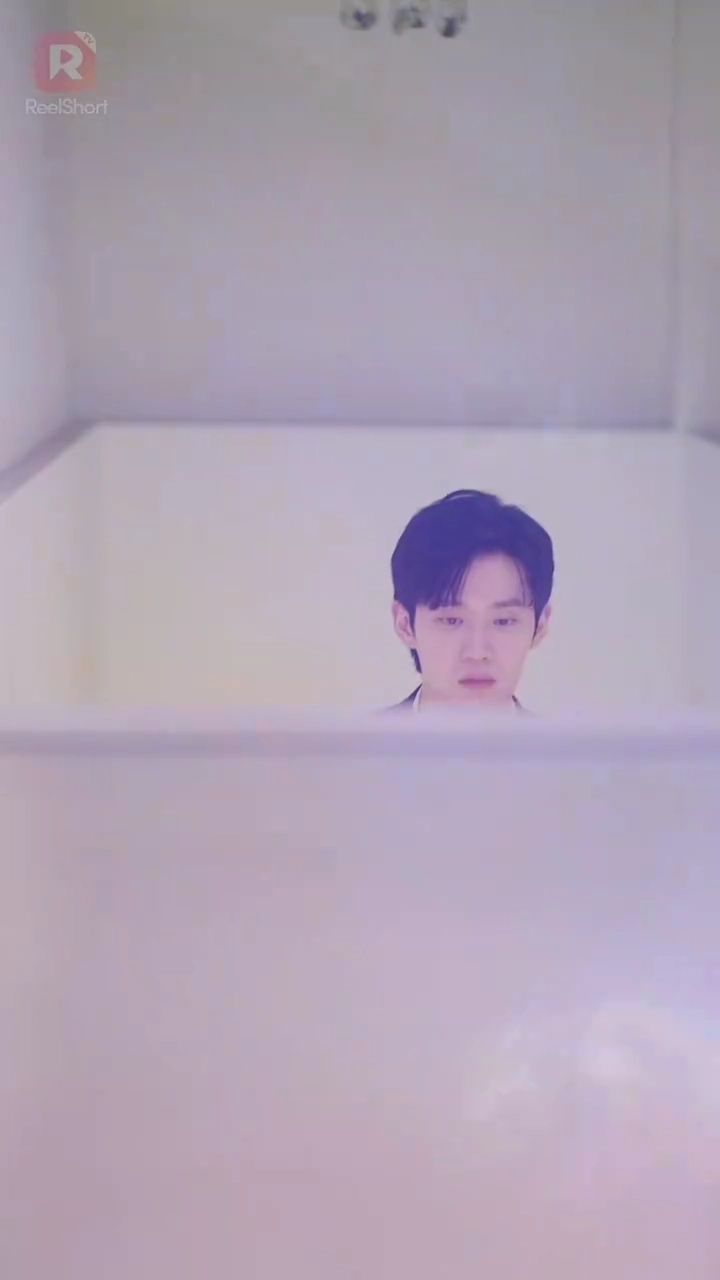 Bayiku Kembali: Ayah CEO Sibuk Kejar Ibuku!foto