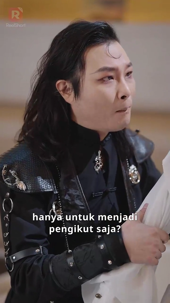 Reinkarnasi Dewa Abadi di Kotafoto