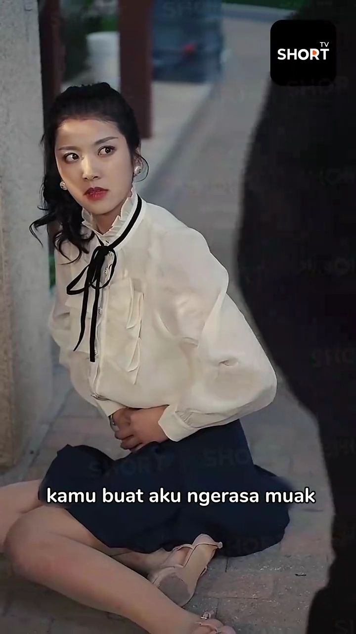 [Dijuluki] Nyonya Reni Kabur dengan Bayinyafoto