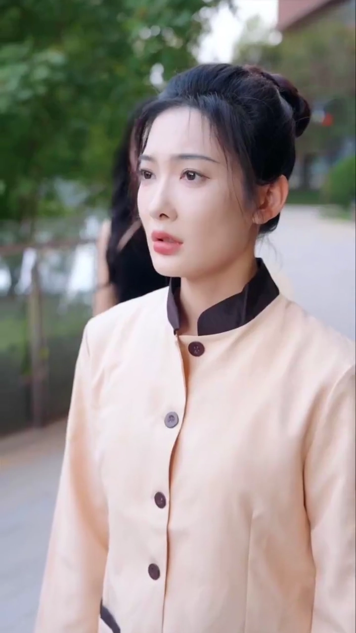 [Versi suara dubbing] Gemuruh penyesalanfoto