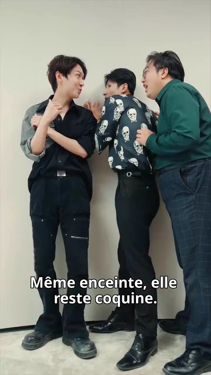 [Versi suara dubbing] Persaingan Bisnis dan Romansafoto