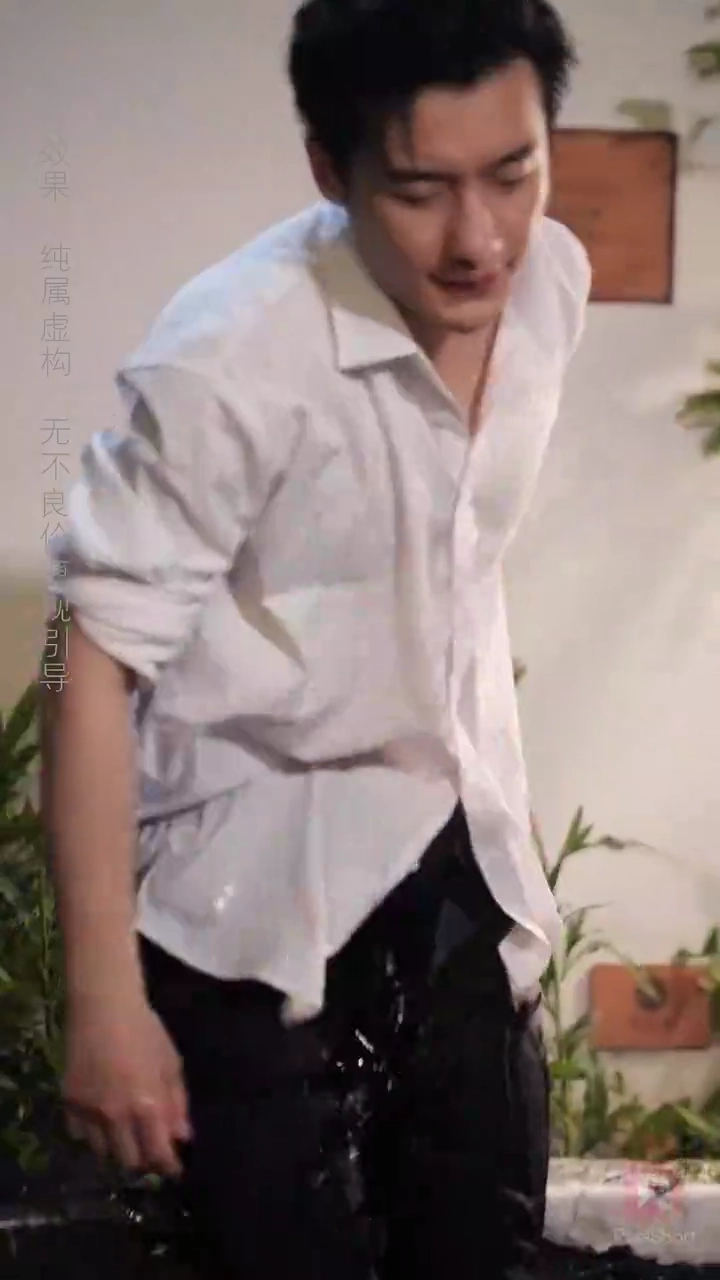 Aduh, Romantis Banget dari Pamankufoto