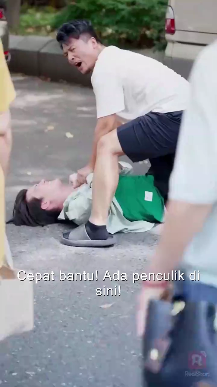 [Versi Dub] Jangan Merendahkan Satpamfoto