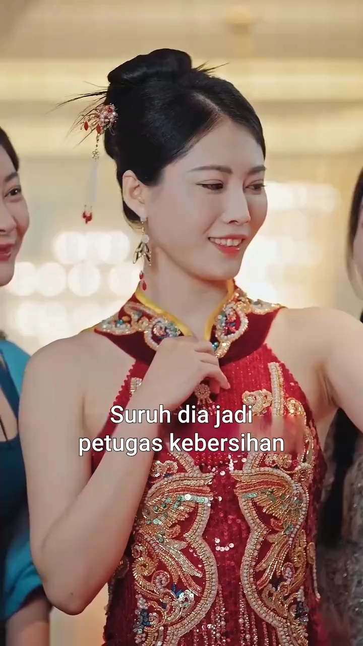 Tunangan teman sekamarku ternyata adalah suamikufoto