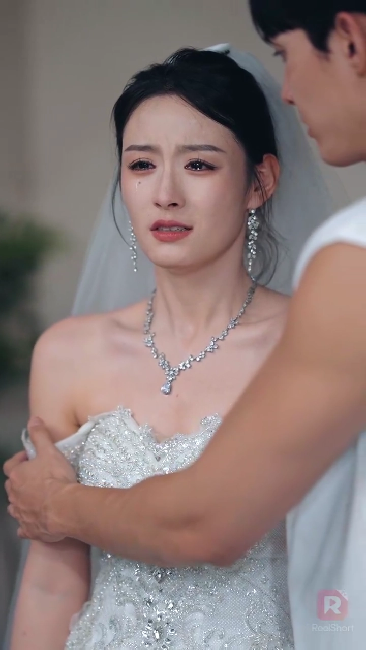 Dimanjakan oleh Suami Gaibkufoto