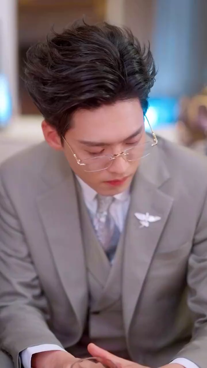 [Versi suara dubbing] Pengorbanan yang bergemafoto