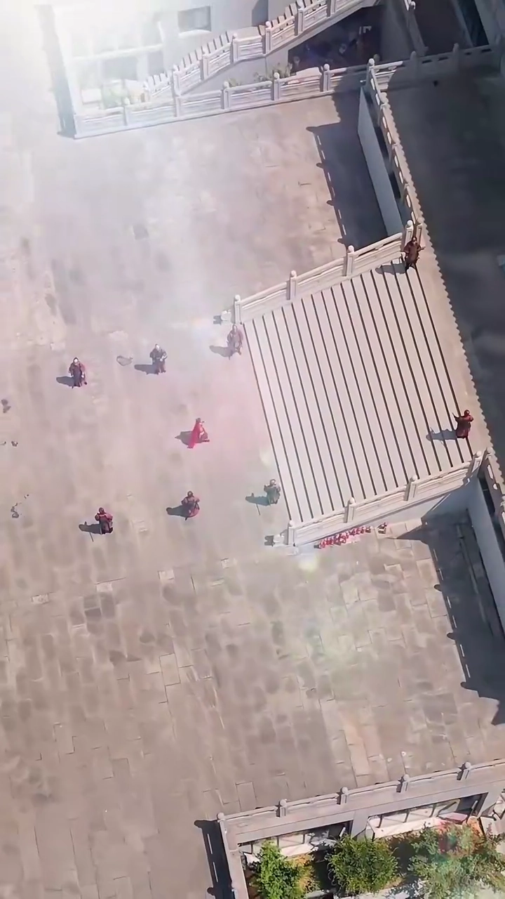 ความรักเบ่งบานท่ามกลางอำนาจรูปภาพ