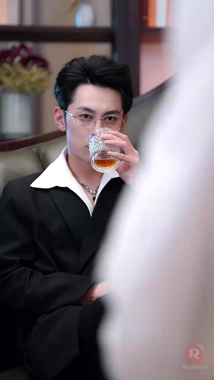 ชะตาผูก รักครอบครองรูปภาพ