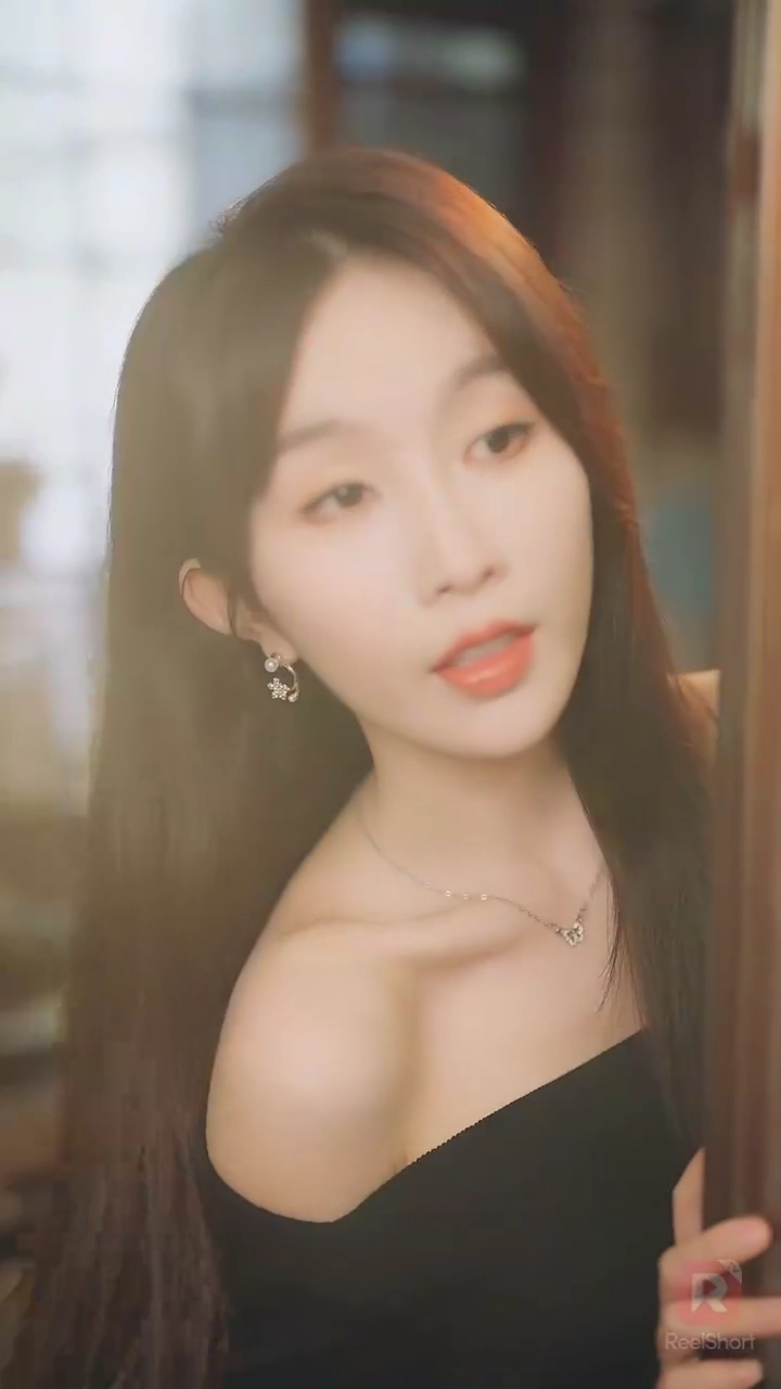 หลงรักแม่บ้านที่บ้านรูปภาพ